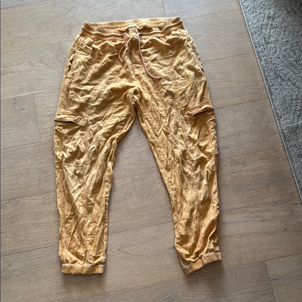 Anthropologie women’s Jogger pants golden mustard color small